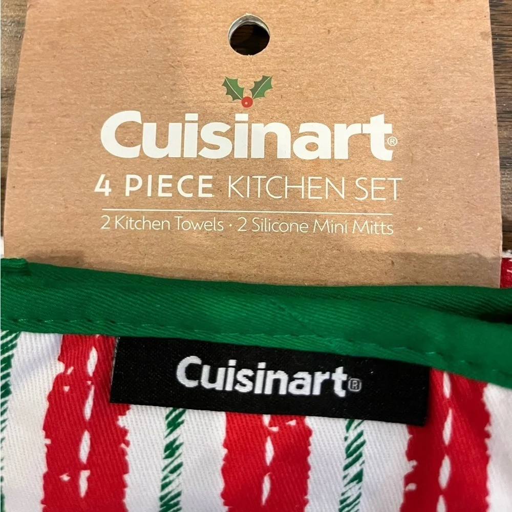 BRAND NEW. Cuisinart 4 Piece Kitchen Set - 2 Kitchen Towels & 2 Mini Oven Mitts